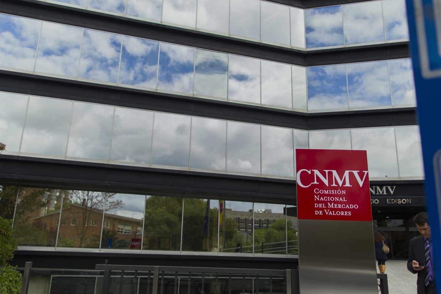 Fachada de la sede de CNMV en Madrid.
