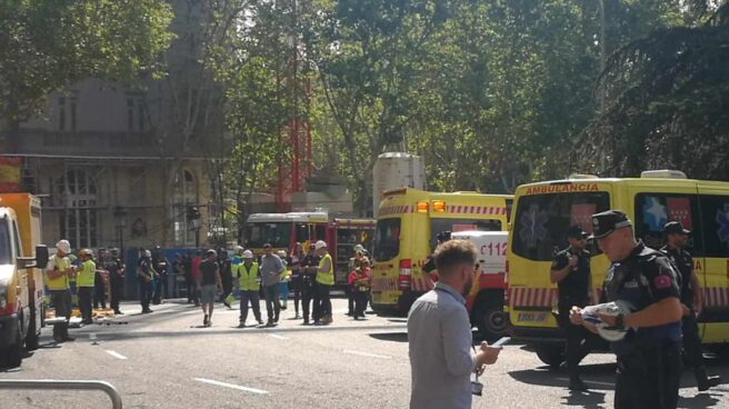 Un muerto y varios trabajadores atrapados tras el derrumbe en las obras del Hotel Ritz de Madrid