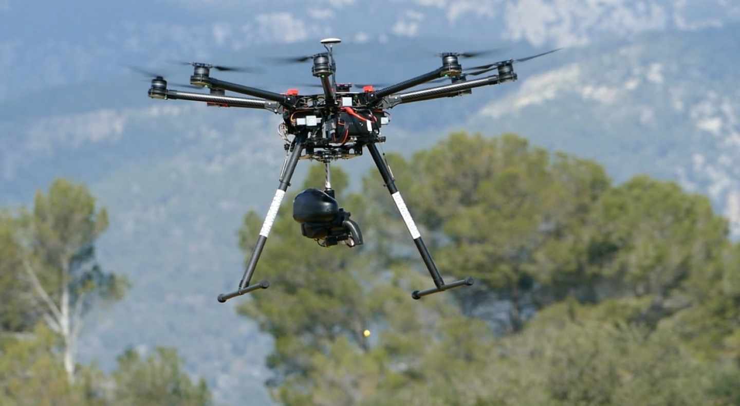 Tecnología dron para reforestar España
