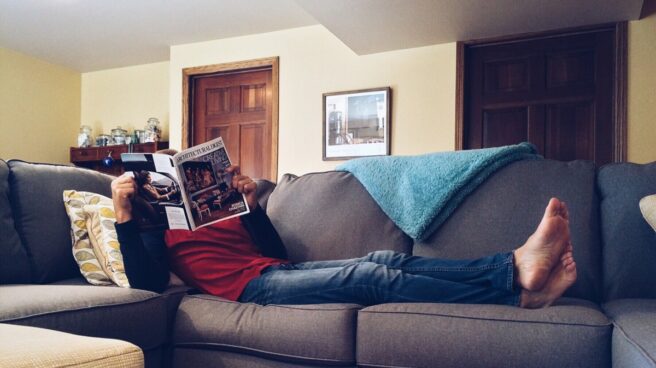 home_life_sofa_couch_relax-795298 Más de la cuarta parte de la población mundial es demasiado sedentaria