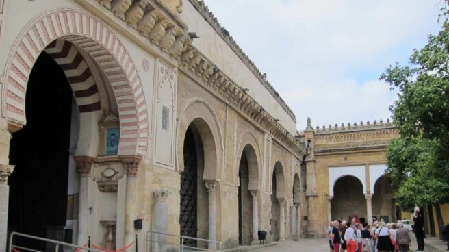 El Gobierno reclamará a la Iglesia los bienes de dominio público inscritos a su nombre