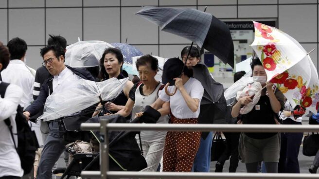 Japón, golpeado por el tifón más letal en 25 años con vientos de más de 210 km/hora