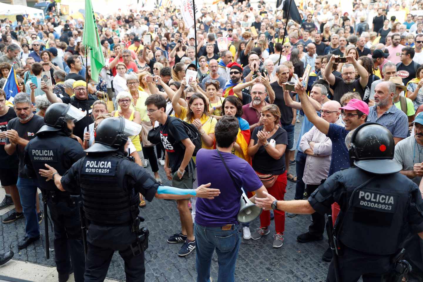 Choque de manifestaciones en Barcelona.