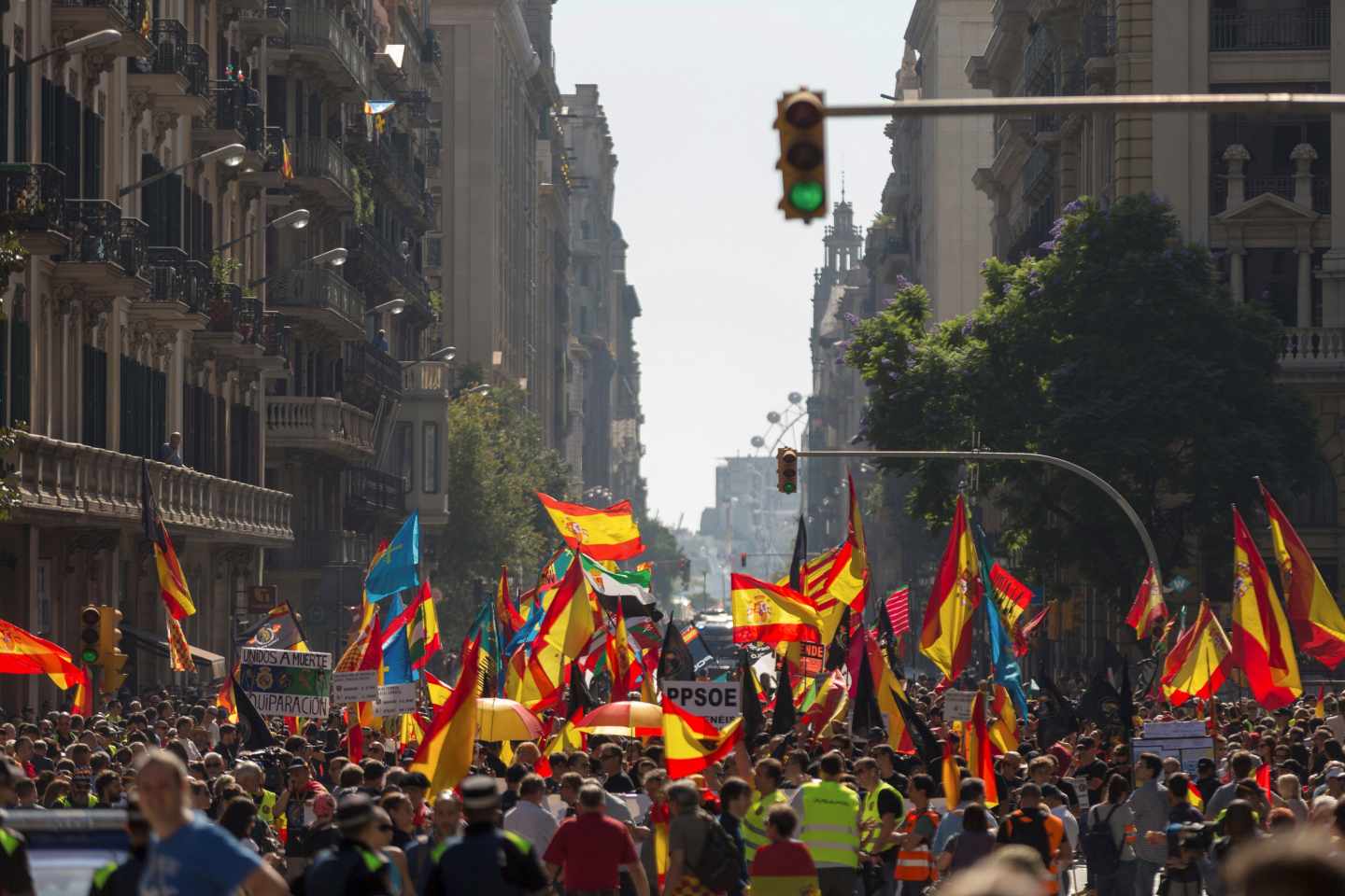 Agresiones por la espalda de los independentistas en Barcelona: "Os cortaría la cabeza hijos de puta"