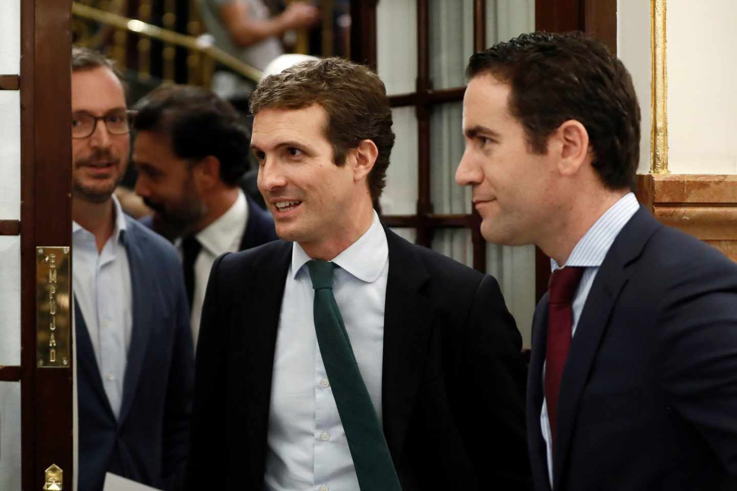 Javier Maroto, Pablo Casado y Teodoro García Egea, en el Congreso de los Diputados.