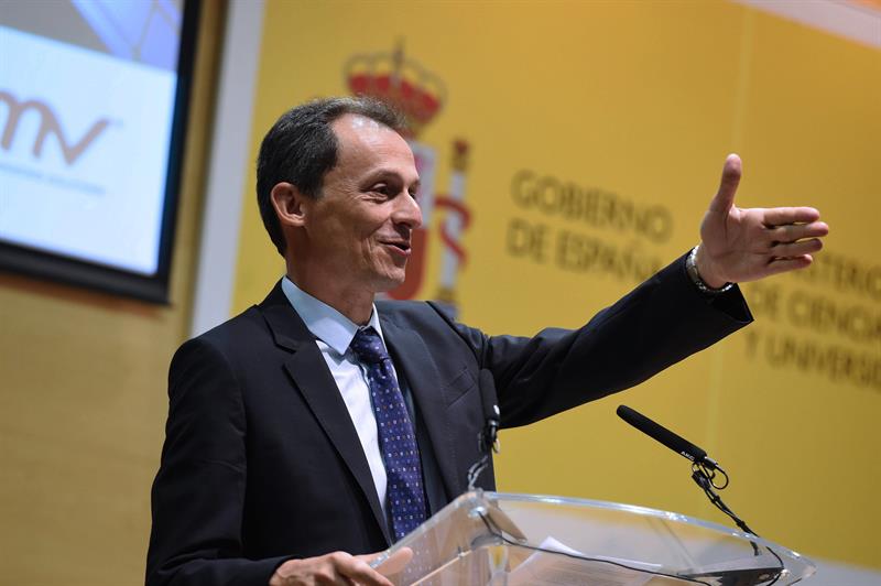 El ministro de Innovación Pedro Duque en la presentación del contrato con 'Galileo'