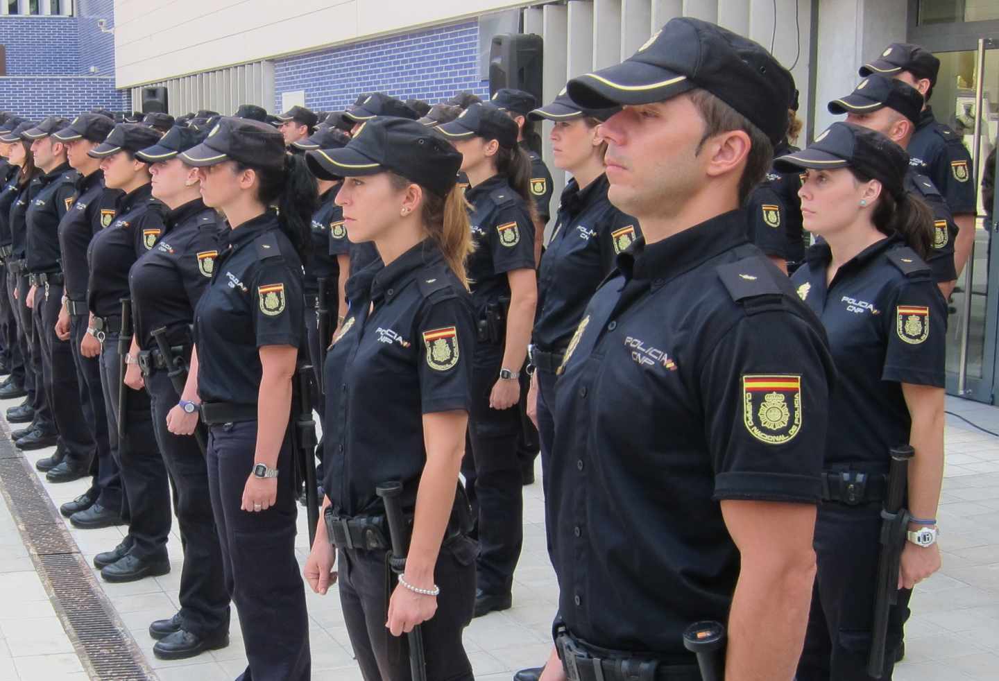 Agentes de la Policía Nacional, en formación.