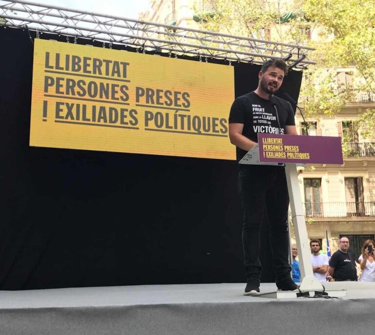 Rufián: Cs son "los señoritos que echaron a patadas" a trabajadores españoles