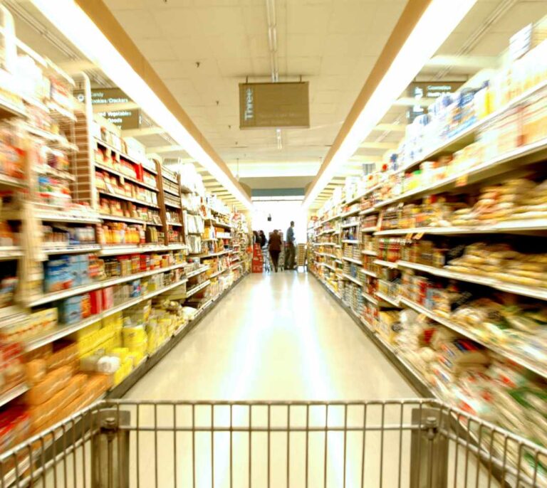 ¿Cuántos supermercados caben en España?