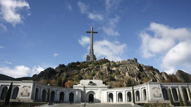 libros-valle-caidos-461.000-euros-biblioteca-nacional Vista fronta de la basílica del Valle de los Caídos, donde está enterrado Franco.