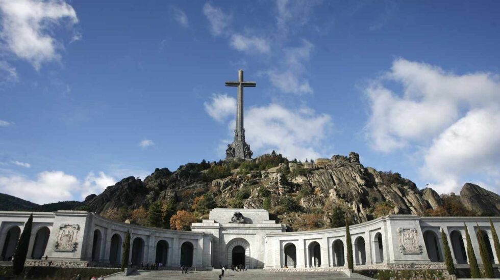 Vista fronta de la basílica del Valle de los Caídos, donde está enterrado Franco.