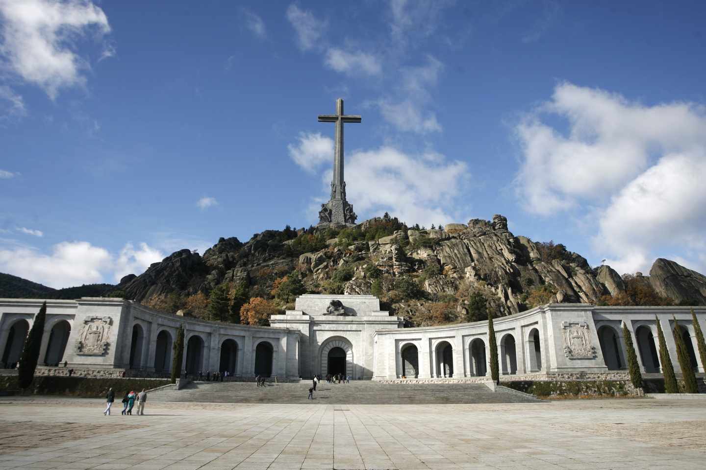 Vista fronta de la basílica del Valle de los Caídos, donde está enterrado Franco.