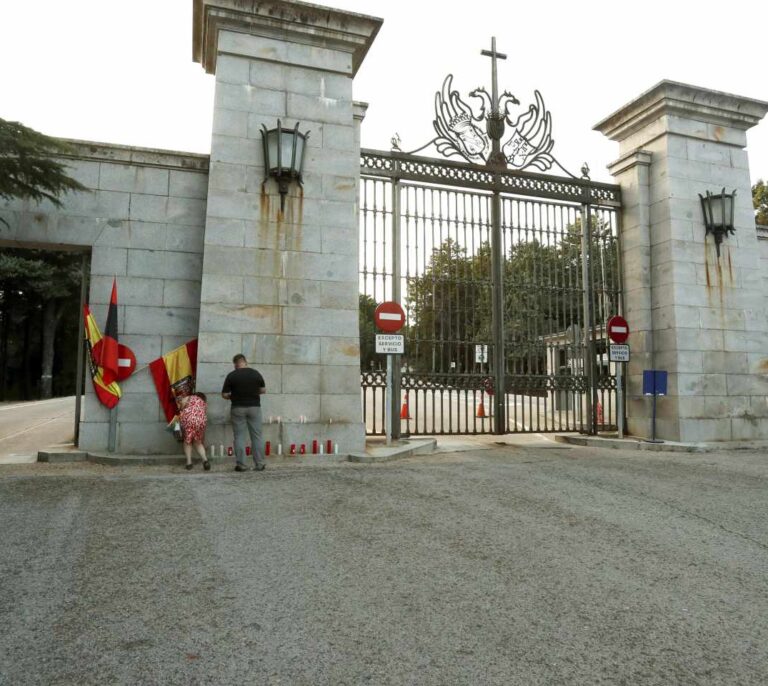 La familia Franco pide al Defensor del Pueblo que recurra la exhumación de los restos del dictador