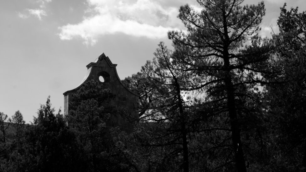 Una capilla del vía crucis