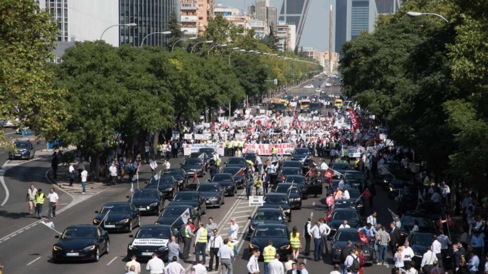 Manifestación de conductores con licencia VTC en Madrid.