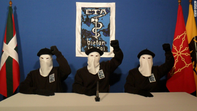 Los tres terroristas que anunciaron el fin de la violencia de ETA, en octubre de 2011.