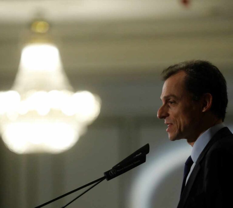 Pedro Duque acredita que pagó más impuestos al crear su sociedad patrimonial