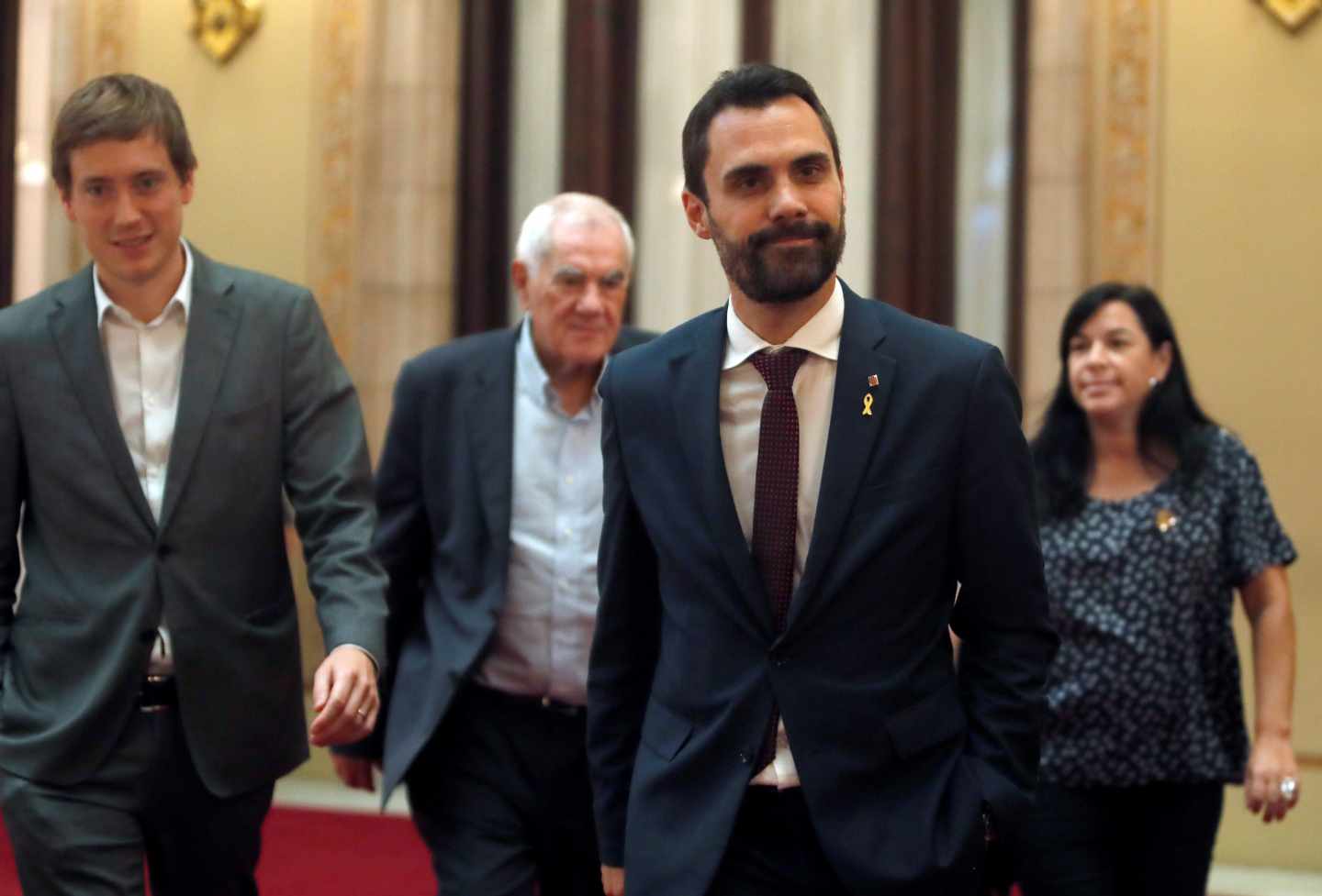 Torrent cierra una jornada caótica con la suspensión 'sine die' del Pleno del Parlament