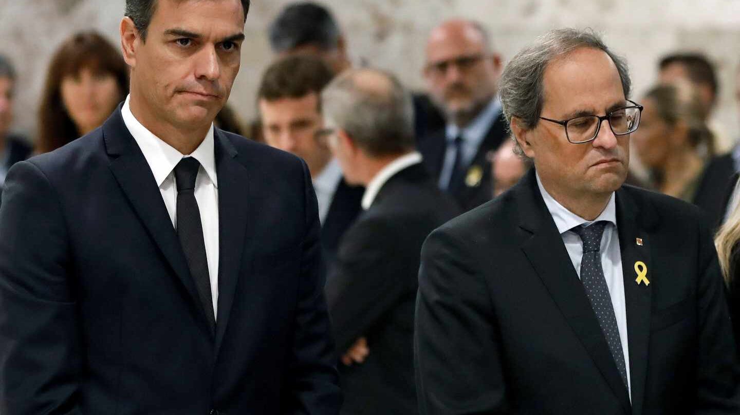 Pedro Sánchez y Quim Torra, durante la ceremonia por la muerte de Montserrat Caballé