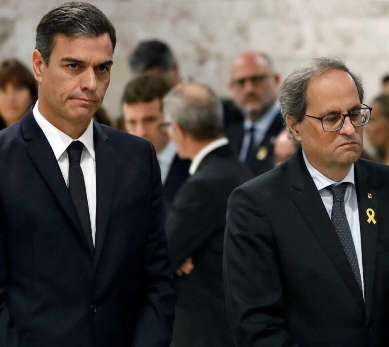 El Gobierno estudia recurrir al TC la resolución del Parlament que reprueba al Rey