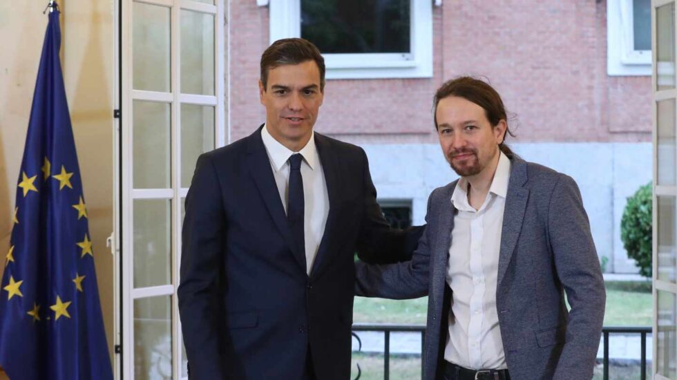 Pedro Sánchez y Pablo Iglesias, tras firmar el Acuerdo de Presupuestos.