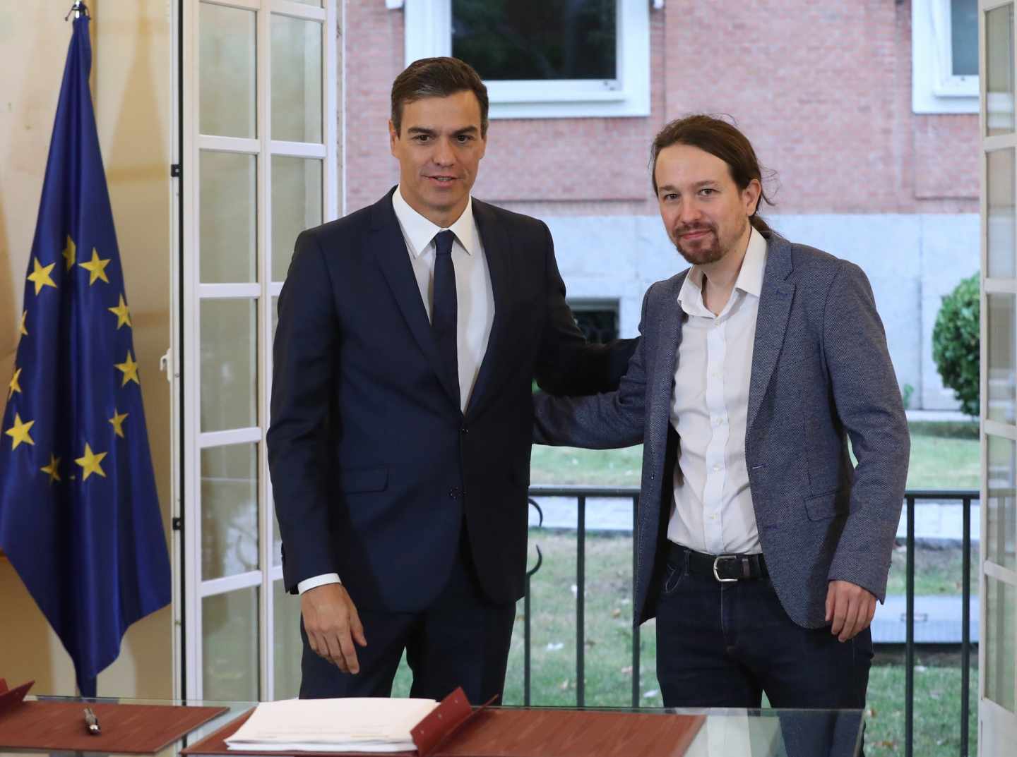 Pedro Sánchez y Pablo Iglesias, tras firmar el Acuerdo de Presupuestos.