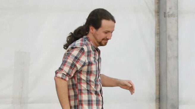 Iglesias es aclamado "presidente" y presume de "llevar al PSOE al lugar donde está"