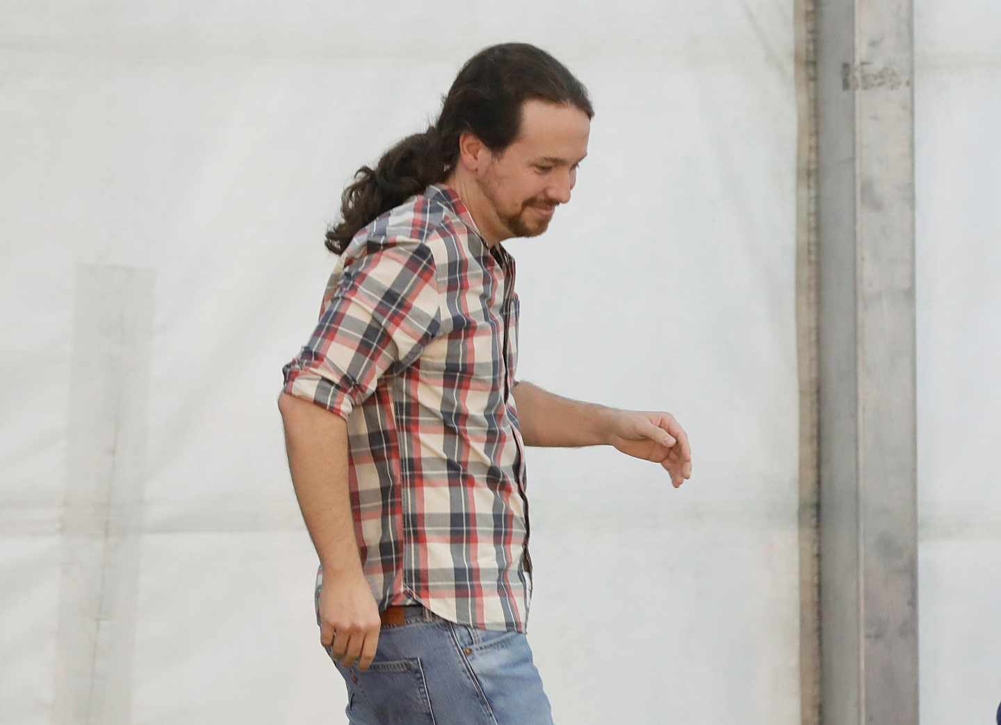 Iglesias es aclamado "presidente" y presume de "llevar al PSOE al lugar donde está"