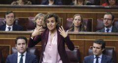 Dolors Montserrat se lía en el Congreso: herriko tabernas, prostitutas y la Luna