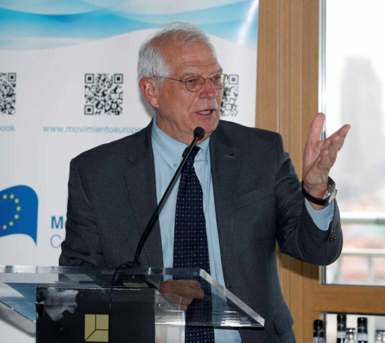 Borrell fuerza el cese del cónsul griego en Barcelona afín al independentismo