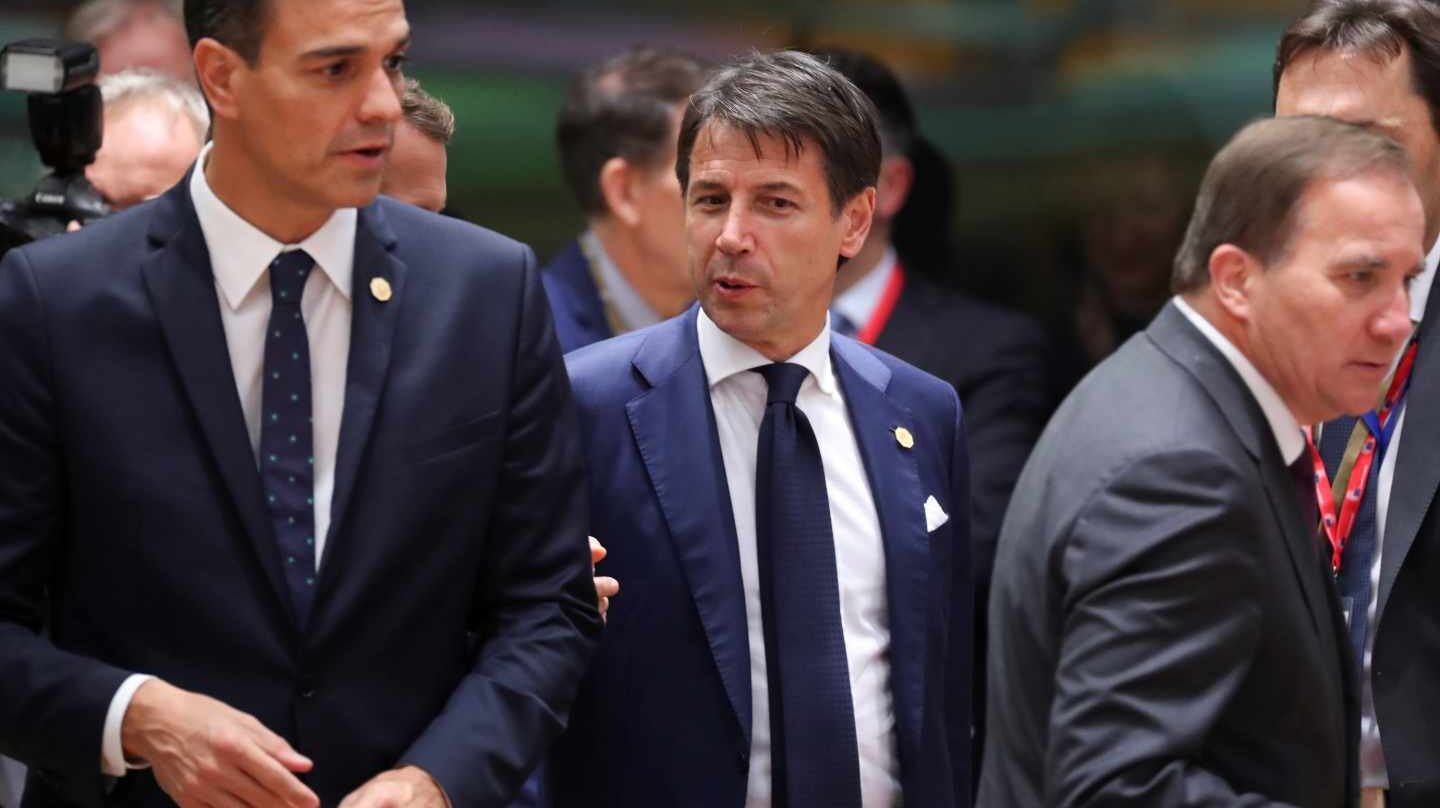 La deuda española alcanza sus peores niveles en 18 meses con el mercado pendiente de Italia.