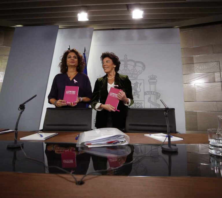 El Gobierno arremete contra "la pinza" de PP-Ciudadanos por "bloquear" la acción del Gobierno