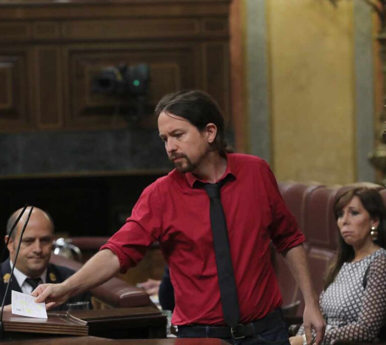 Pablo Iglesias llama a manifestarse este sábado...contra los partidos de oposición