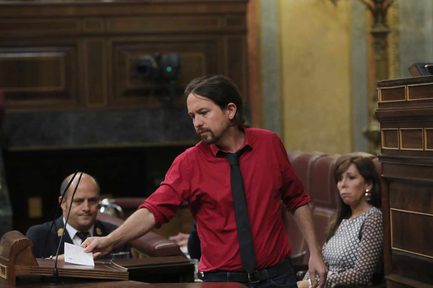 Pablo Iglesias llama a manifestarse este sábado...contra los partidos de oposición