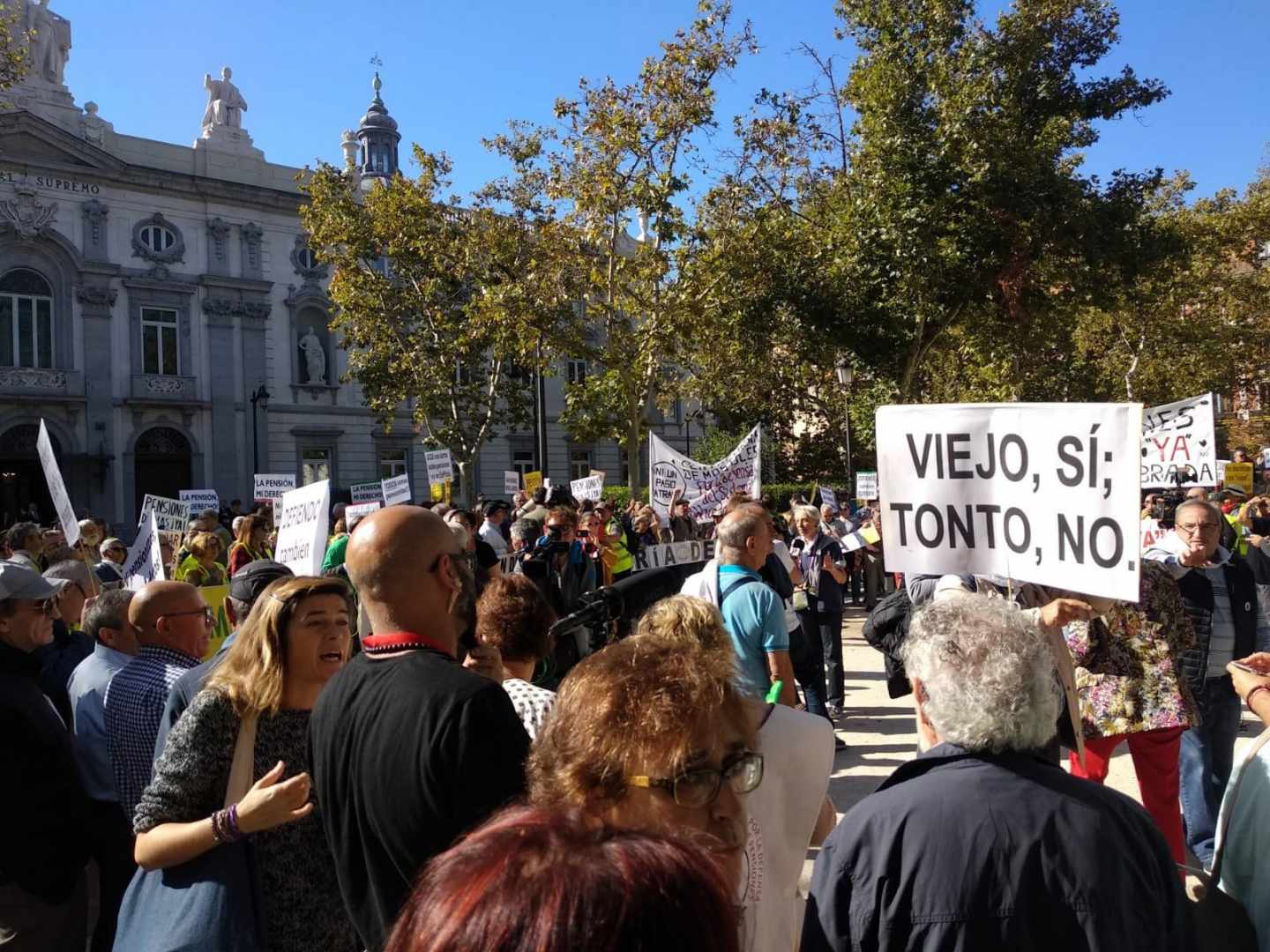 Protestas ante el Tribunal Supremo por el fallo de las hipotecas.