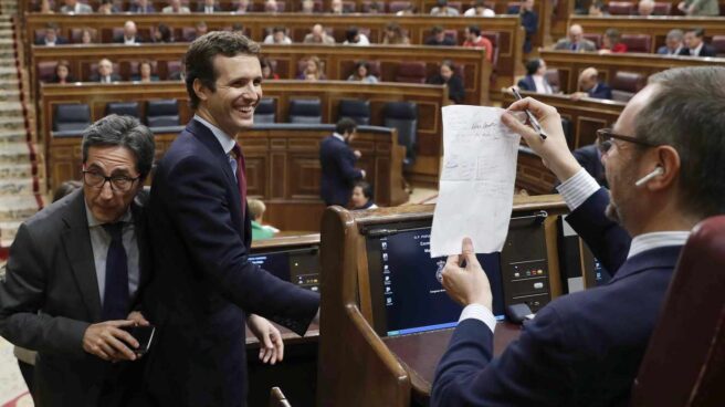 Casado, a Sánchez: "¿El golpe de Primo de Rivera no lo fue por no haber conflicto armado?"