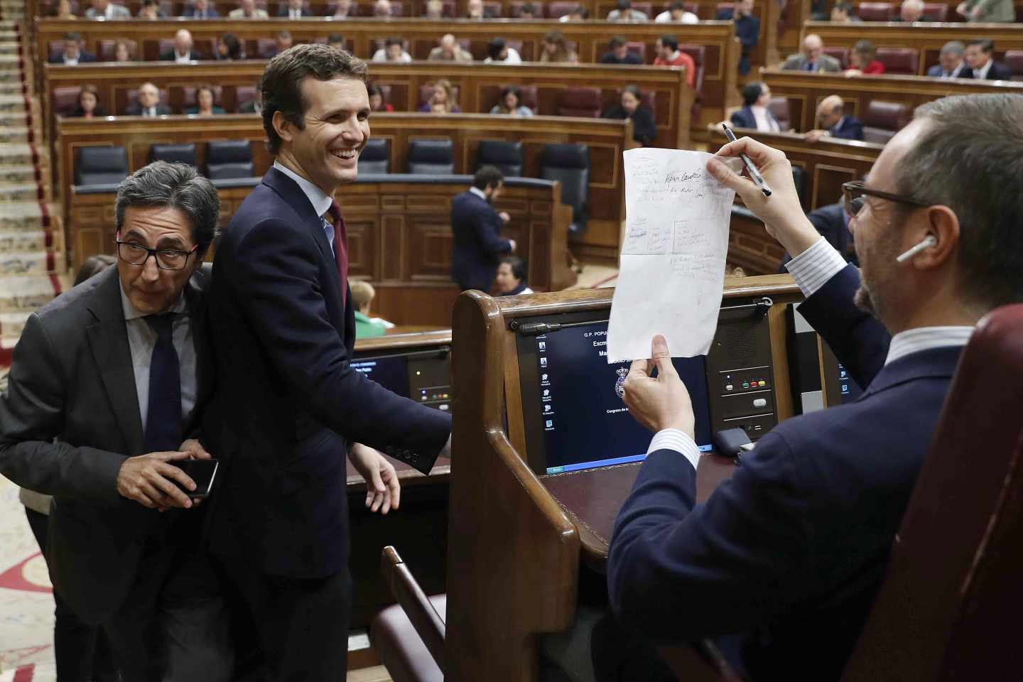 Casado, a Sánchez: "¿El golpe de Primo de Rivera no lo fue por no haber conflicto armado?"