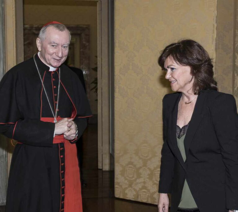 El Gobierno cesó al embajador ante la Santa Sede tres días antes de la reunión de Calvo con el 'número 2' del Papa