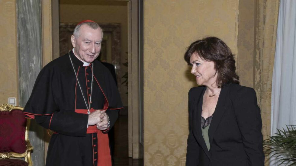 Carmen Calvo, en su reunión con el secretario de Estado vaticano, Pietro Parolin, el 29 de octubre de 2018.