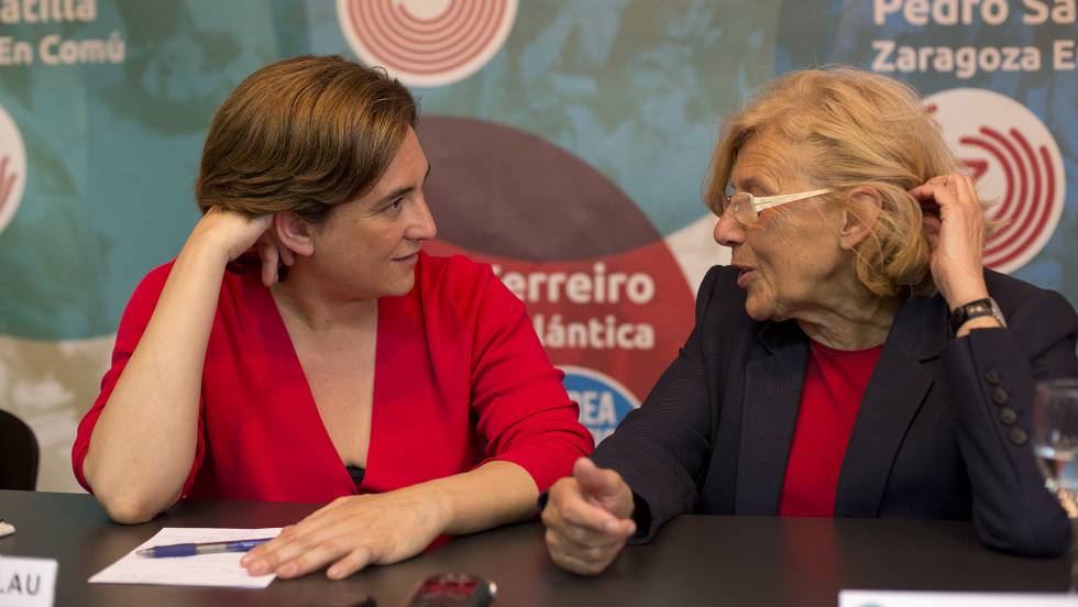 Colau tiene que salir en defensa de Carmena ante los ataques del independentismo