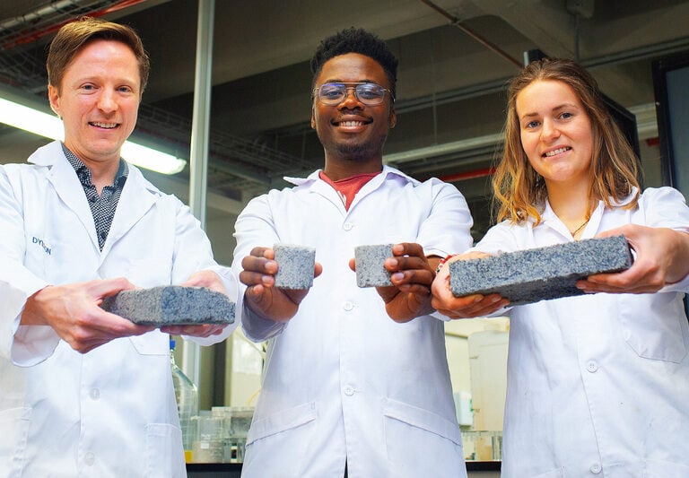 Ladrillos producidos con orina humana