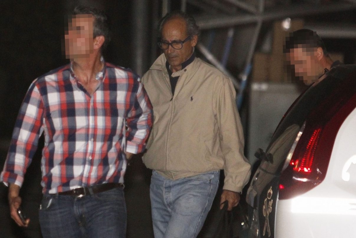 Edmundo Rodríguez Sobrino, conducido por agentes de la UCO de la Guardia Civil el día que fue detenido.