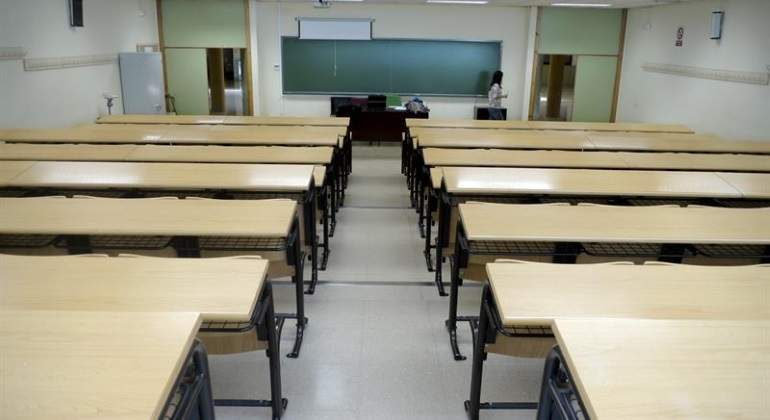 Un aula vacía en un centro de formación.