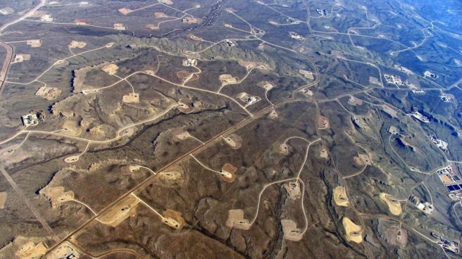 Vista aérea de un territorio sometido a explotaciones de fracking. Fotografía: Jonah May