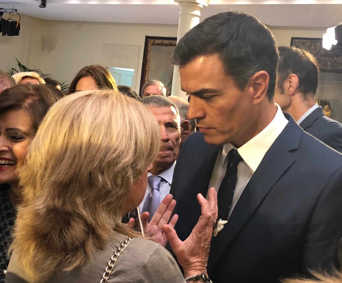 La presidenta de Covite, Consuelo Ordóñez, durante su encuentro con Pedro Sánchez tras el acto por el final de ETA.