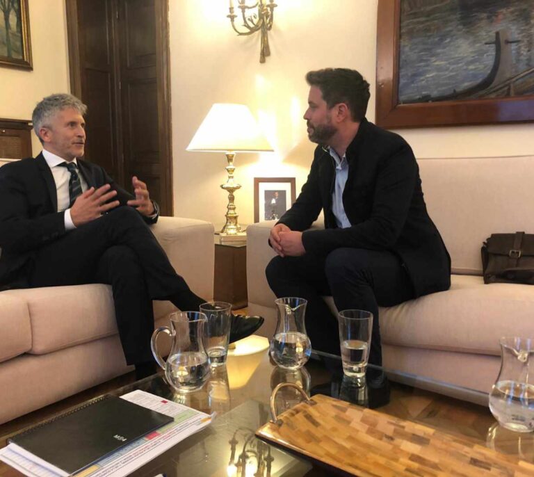 Grande Marlaska recibe al huérfano de ETA que ignoró Zoido