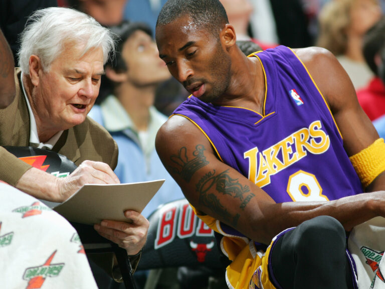 El genio que convenció a Jordan y Kobe Bryant para pasar el balón