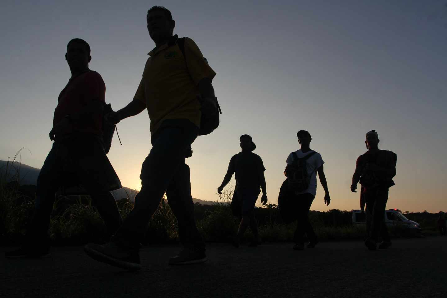 Migrantes hondureños inician su travesía desde Chiapas a EEUU.