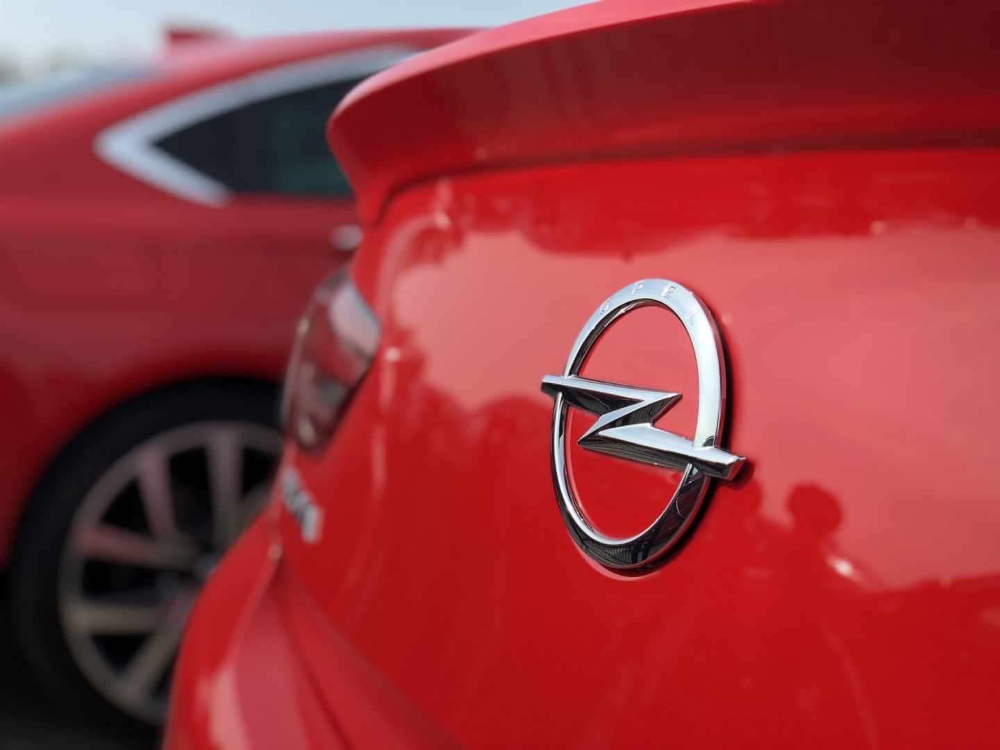 Alemania ordena a Opel revisar 100.000 vehículos diésel por fraude en las emisiones