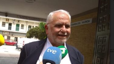 Cesan a un subdirector de la Policía por invitar a Cotino a presentación de un libro